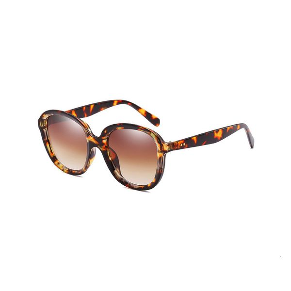 wholesale sunglasses lady designer sun glasses for women plastic female ladies vintage sunglasses driving shade jy66243, White;black
wholesale sunglasses lady designer sun glasses for women plastic female ladies vintage sunglasses driving shade jy66243, White;black