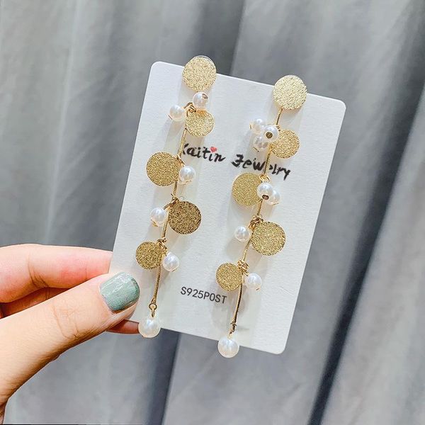 2020 korea fashion jewelry metal copper round dangle earrings long elegant pearl earrings for women gift, Silver
2020 korea fashion jewelry metal copper round dangle earrings long elegant pearl earrings for women gift, Silver