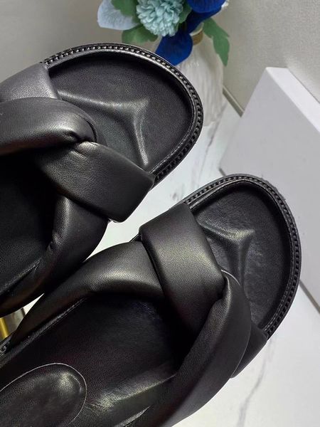 2022designer platform sandals women lambskin slide slippers flats beige black red thick bottom summer beach flip flops super sof
2022designer platform sandals women lambskin slide slippers flats beige black red thick bottom summer beach flip flops super sof