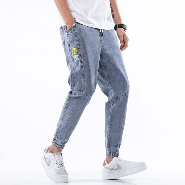 2020 summer style jeans men leisure jeans pants mens black denim trousers zipper blue hole pencil pants jeans 201118
2020 summer style jeans men leisure jeans pants mens black denim trousers zipper blue hole pencil pants jeans 201118