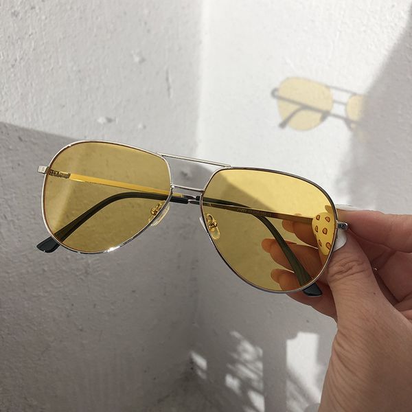 luxury designer pilot sunglasses mirrored metal silver frame four color lenses pilot eyeglasses classic vintage eyewear anti-uv400 cycling d, White;black
luxury designer pilot sunglasses mirrored metal silver frame four color lenses pilot eyeglasses classic vintage eyewear anti-uv400 cycling d, White;black