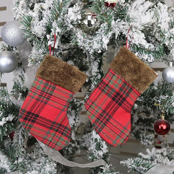2 style christmas decorative socks small plaid plush red black gift bag pendant bags party supplies
2 style christmas decorative socks small plaid plush red black gift bag pendant bags party supplies