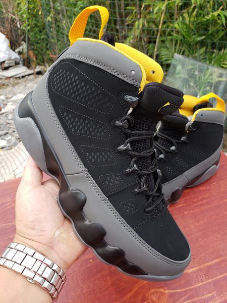 2021 designer university gold 9s mens basketball shoes 9 sneakers black grey yellow trainers for men us7-13 with box, White;red
2021 designer university gold 9s mens basketball shoes 9 sneakers black grey yellow trainers for men us7-13 with box, White;red