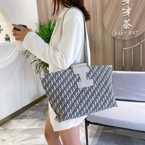 weibliche tasche режим luxus marke западной краток друк тотализатор tasche einzelnen schulter große kapazität weiblichen бейтель kreuz kor
weibliche tasche режим luxus marke западной краток друк тотализатор tasche einzelnen schulter große kapazität weiblichen бейтель kreuz kor