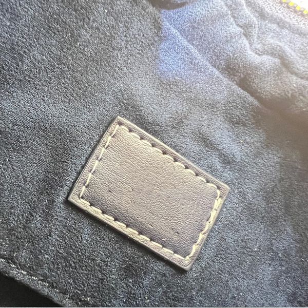 2022bule chain crossbody bags baguette bag jacquard weave handbag axillary purse loop half moon shaped handbags leather trim fas
2022bule chain crossbody bags baguette bag jacquard weave handbag axillary purse loop half moon shaped handbags leather trim fas