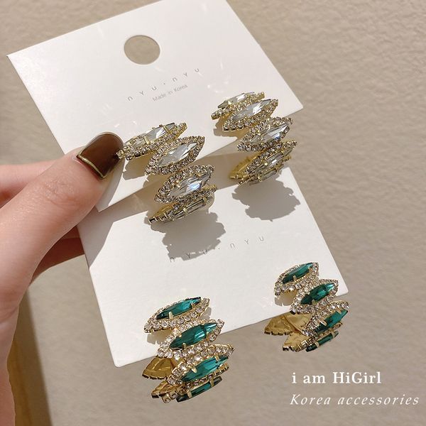 fashion 925 silver needle full diamond c- type rhinestone earrings european and american fashion vintage court style earrings fashion trend, Golden
fashion 925 silver needle full diamond c- type rhinestone earrings european and american fashion vintage court style earrings fashion trend, Golden