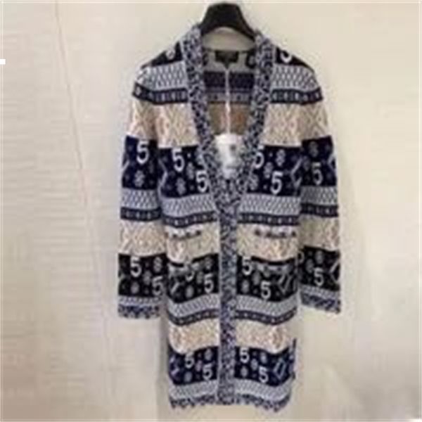 stripped 2021 new wool low-necked v sweater cardigan french style autumn winter costume designer luxury woman ld9d 6ud3, White;black
stripped 2021 new wool low-necked v sweater cardigan french style autumn winter costume designer luxury woman ld9d 6ud3, White;black