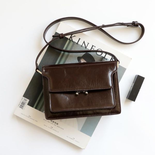 cross body brand soft trunk retro head leather organ bag tofu brown shoulder small square girl women
cross body brand soft trunk retro head leather organ bag tofu brown shoulder small square girl women