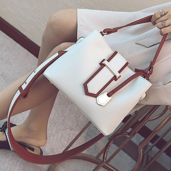 portable fashion one-shoulder all-match messenger bag handbag handbag pu leather hit color bucket bag square commuter
portable fashion one-shoulder all-match messenger bag handbag handbag pu leather hit color bucket bag square commuter
