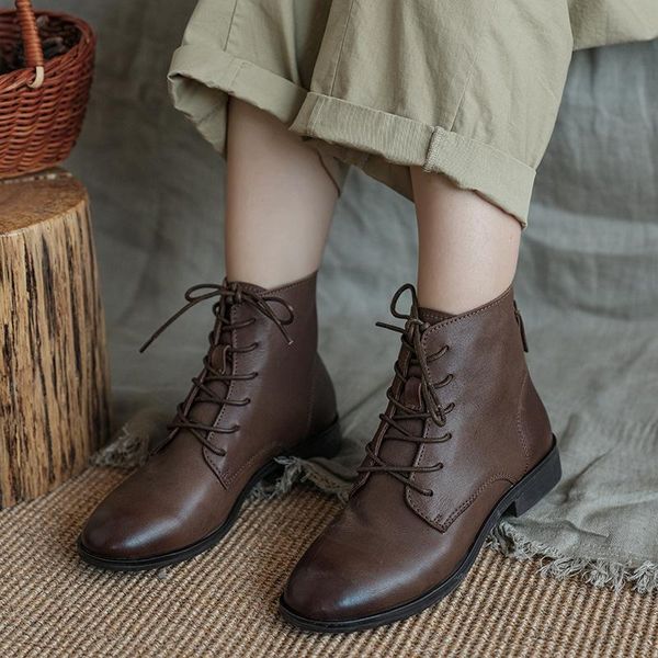 boots temperament leather women's short boots, comfortable 2021 autumn fashion and versatile small pointed cattle, Black 
boots temperament leather women's short boots, comfortable 2021 autumn fashion and versatile small pointed cattle, Black