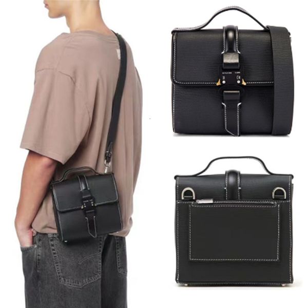 2021 new men women leather crossbody metal button functional tactical skateboard chest bag alyx backpack 7olh, White;black
2021 new men women leather crossbody metal button functional tactical skateboard chest bag alyx backpack 7olh, White;black