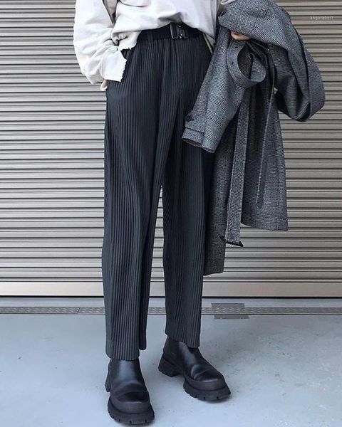winter men corduroy pants streetwear joggers solid 2021 buttons vintage loose trousers men casual long straight pants1, Black
winter men corduroy pants streetwear joggers solid 2021 buttons vintage loose trousers men casual long straight pants1, Black