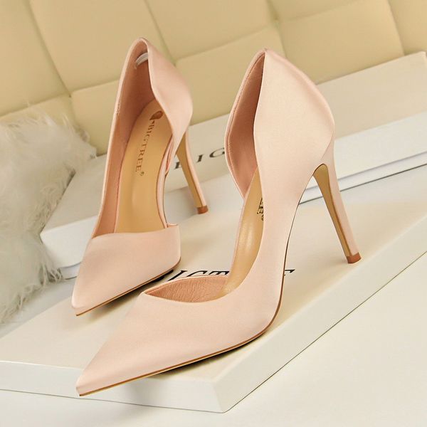 women dress shoes red bottom high heels womens luxurys designers genuine 9.5cm satin leather pumps lady sandals office career chocolate part, Black
women dress shoes red bottom high heels womens luxurys designers genuine 9.5cm satin leather pumps lady sandals office career chocolate part, Black