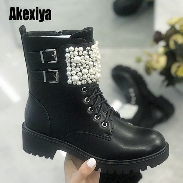 women short boots 2020 temperament leather ankle boots autumn platform motorcycle shoes woman's punk winter pearl rivet fashion y1221, Black
women short boots 2020 temperament leather ankle boots autumn platform motorcycle shoes woman's punk winter pearl rivet fashion y1221, Black