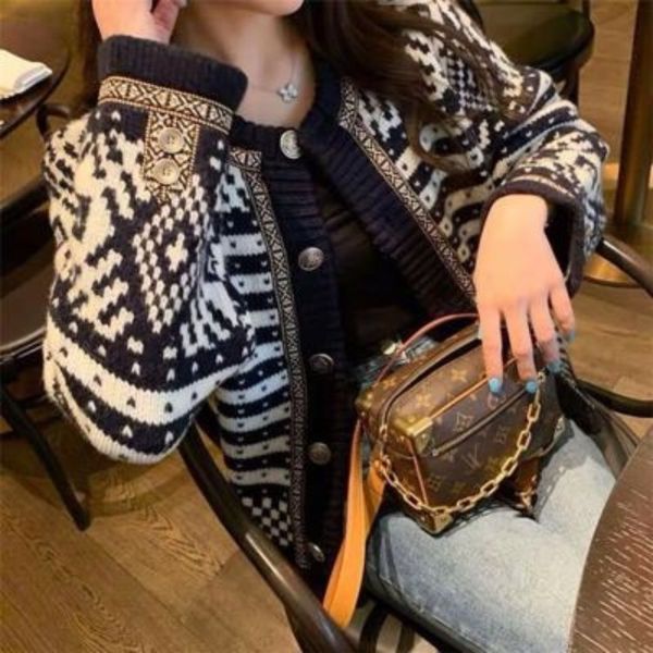 xiaoxiangfeng knitted jacket jacket jacketwomen's autumn winter 2020 new fashion hong kong style long sleeve cardigan fashion xd4lo xd4, White;black
xiaoxiangfeng knitted jacket jacket jacketwomen's autumn winter 2020 new fashion hong kong style long sleeve cardigan fashion xd4lo xd4, White;black