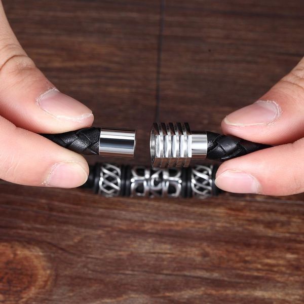 xqni мода ювелирных изделий аксессуары из натуральной кожи браслет для мужчин женское золота / стали круглой магнитной застежки snake chain, Golden;silver
xqni мода ювелирных изделий аксессуары из натуральной кожи браслет для мужчин женское золота / стали круглой магнитной застежки snake chain, Golden;silver