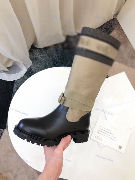 new paris catwalk autumn winter new collection khaki weave leather socks boots knight lady low heel thick soles leather short boots 35-41, Black;red
new paris catwalk autumn winter new collection khaki weave leather socks boots knight lady low heel thick soles leather short boots 35-41, Black;red