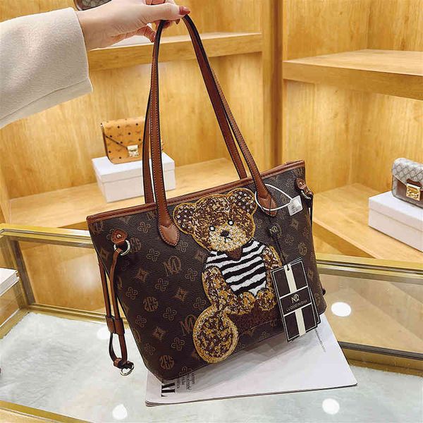 2022 factory wholesale net red diamond inlaid large capacity portable tote autumn and winter commuter shoulder fashion bag female
2022 factory wholesale net red diamond inlaid large capacity portable tote autumn and winter commuter shoulder fashion bag female