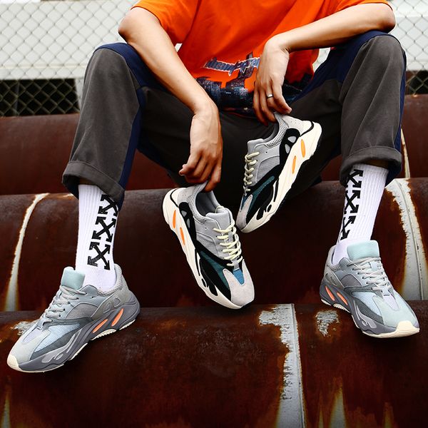 men 's shoes retro wild lightweight student soft-soled shoes mesh shoes korean version of sports trend sports casual light pu 201007, Black
men 's shoes retro wild lightweight student soft-soled shoes mesh shoes korean version of sports trend sports casual light pu 201007, Black