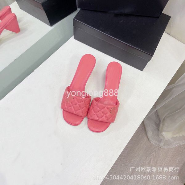 slippers summer korean round head open toe high-heeled flip flops for women to wear bread diamond pattern fashion sandals, Black
slippers summer korean round head open toe high-heeled flip flops for women to wear bread diamond pattern fashion sandals, Black