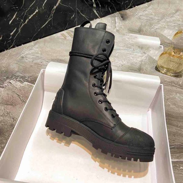 winter design high boots, fashionable designer lace-up boots, good quality designer ankle boots designer leather martin boots, Black 
winter design high boots, fashionable designer lace-up boots, good quality designer ankle boots designer leather martin boots, Black