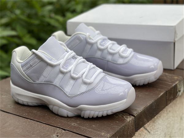 2022 authentic 11 low wmns pure violet white athletic shoes men women 72-10 black cool grey jubilee real carbon fiber sports sneakers size 3, White;red
2022 authentic 11 low wmns pure violet white athletic shoes men women 72-10 black cool grey jubilee real carbon fiber sports sneakers size 3, White;red