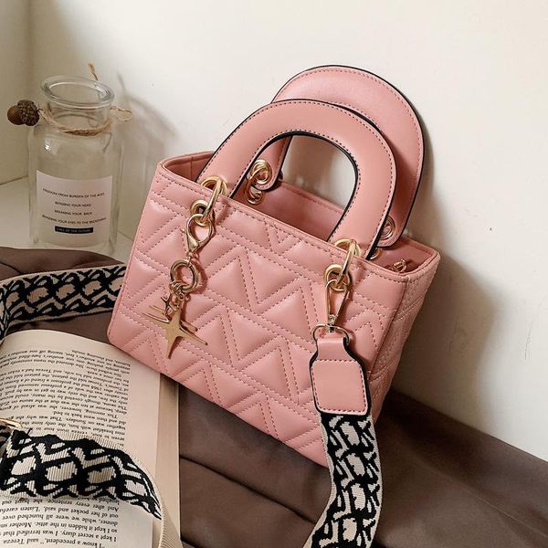 women small messenger bag daily pu fashion classic delicate creative design chic portable chain shoulder handbag purse
women small messenger bag daily pu fashion classic delicate creative design chic portable chain shoulder handbag purse