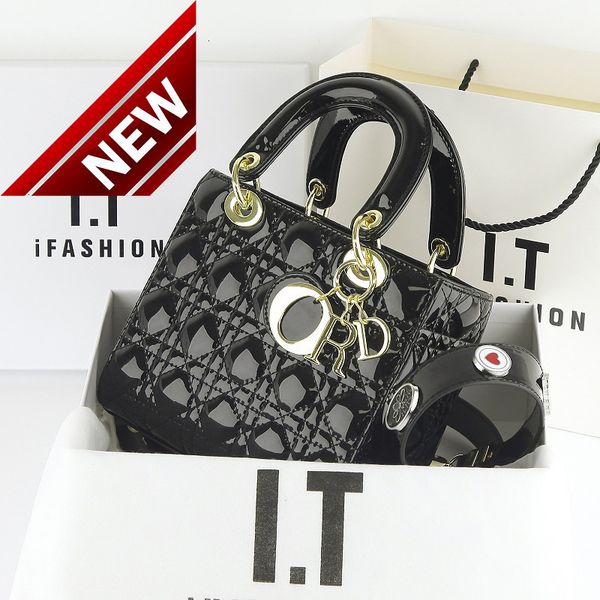 high sense patent leather princess of wales 2022 new three four grid hand versatile one shoulder messenger bag women's
high sense patent leather princess of wales 2022 new three four grid hand versatile one shoulder messenger bag women's
