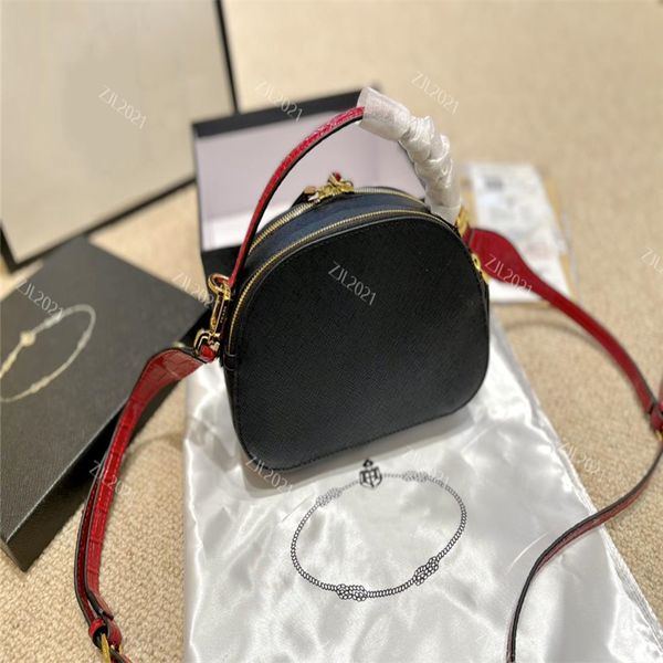 feminine luxurys designers bags half-moon two-color crossing bag fashion leather shoulder bag designer handbag handbags wallet
feminine luxurys designers bags half-moon two-color crossing bag fashion leather shoulder bag designer handbag handbags wallet
