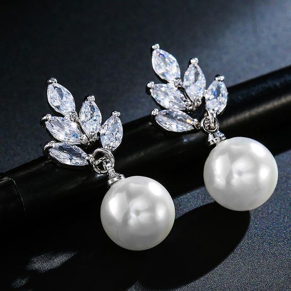 elegant round imitation pearl white gold earring crystal zircon jewelry for women wholesale ue499, Silver
elegant round imitation pearl white gold earring crystal zircon jewelry for women wholesale ue499, Silver