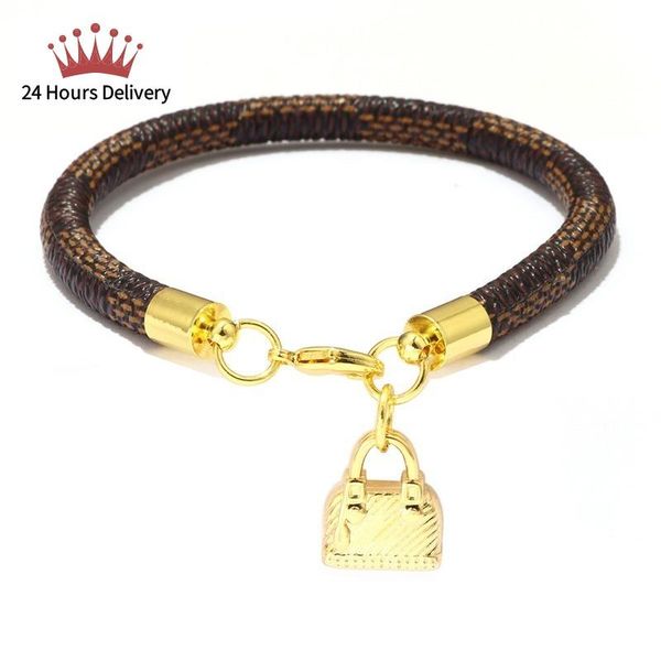 2020 new fashion trendy cowhide striped bracelet mini bag pendant couple gift rock hip hop men and women jewelry charm bracelet, Golden;silver
2020 new fashion trendy cowhide striped bracelet mini bag pendant couple gift rock hip hop men and women jewelry charm bracelet, Golden;silver