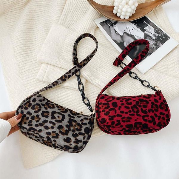 leopard print shoulder bag winter fleece handbag lady animal small handbag totes popular simple female daily bag
leopard print shoulder bag winter fleece handbag lady animal small handbag totes popular simple female daily bag