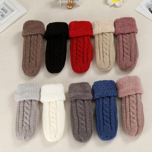 five fingers gloves female fashion knitted twist flowers mitten winter women wool plus cashmere velvet thickening warm full finger, Blue;gray
five fingers gloves female fashion knitted twist flowers mitten winter women wool plus cashmere velvet thickening warm full finger, Blue;gray