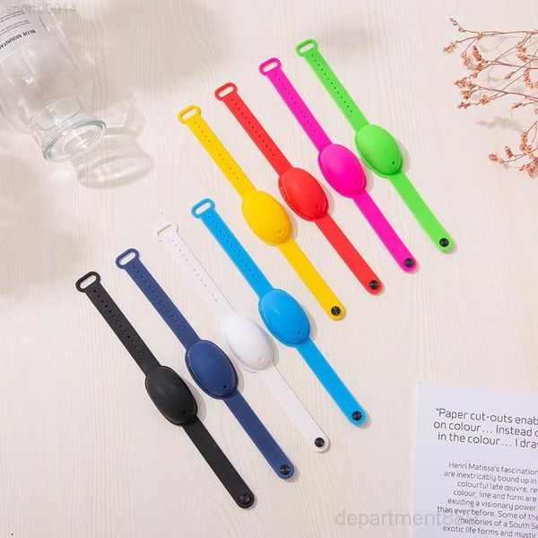 10ml hand silicone wrist bracelet heart shaped wristband portable dispensing squeezy sanitizer bangle party favor gift owc3249
10ml hand silicone wrist bracelet heart shaped wristband portable dispensing squeezy sanitizer bangle party favor gift owc3249