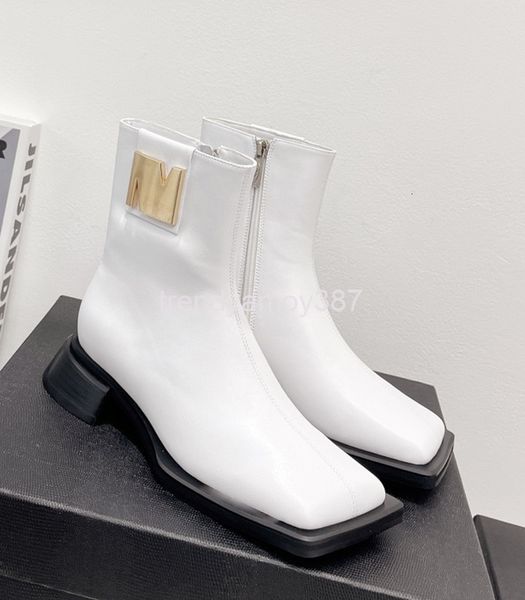 boots autumn and winter niche design thick heel square head n-button fashion boots british style short women's, Black
boots autumn and winter niche design thick heel square head n-button fashion boots british style short women's, Black