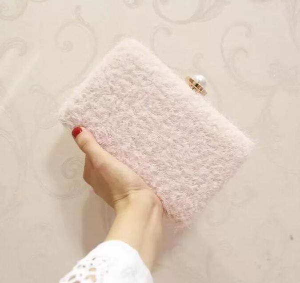 HBP Plush Women's Mini Evening Bags Fashion Clutch Banquet Girls Shoulder Messenger Bag Aa002, White
HBP Plush Women's Mini Evening Bags Fashion Clutch Banquet Girls Shoulder Messenger Bag Aa002, White