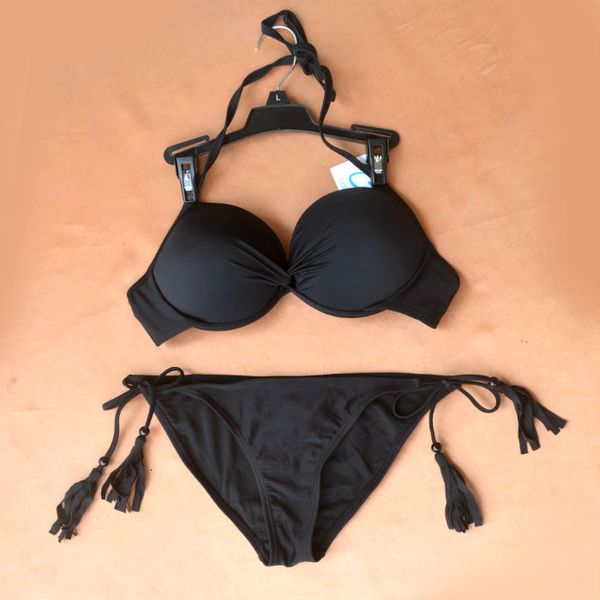 with black steel ring cup thickened and gathered in ikini fashion swimsuit, White;black
with black steel ring cup thickened and gathered in ikini fashion swimsuit, White;black