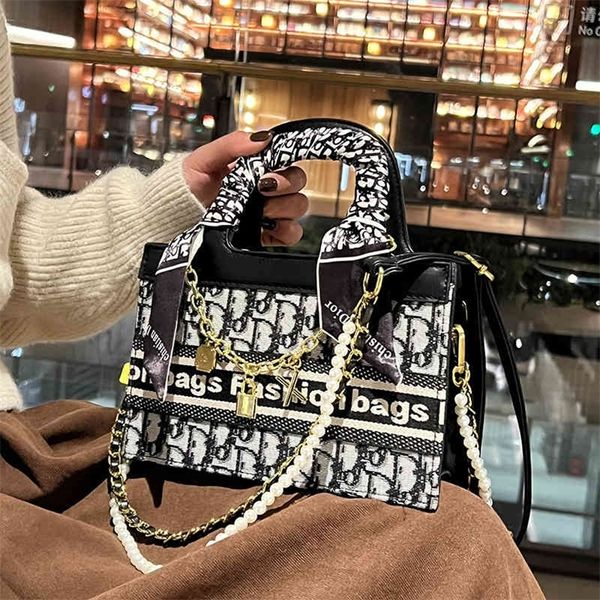 outlet sale 80% off 2022 autumn winter new fashion ins letter handbag net red single shoulder messenger bag
outlet sale 80% off 2022 autumn winter new fashion ins letter handbag net red single shoulder messenger bag