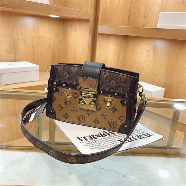 outlet sale 80% off foreign style box women's 2022 new single shoulder messenger bag net red printing spring fashion small square bag w
outlet sale 80% off foreign style box women's 2022 new single shoulder messenger bag net red printing spring fashion small square bag w