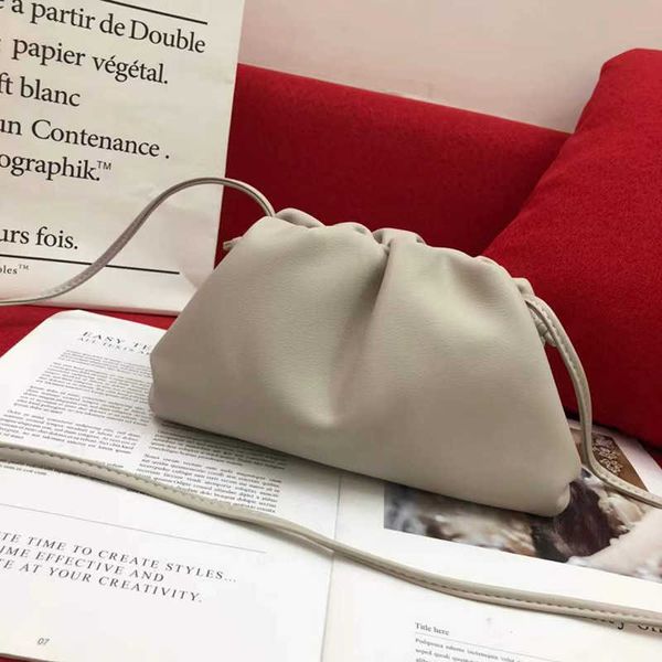 bag showecomfort01 20222022 the pouch soft calfskin ladies large clutch bags genuine leather famous desinger brand hand fashion women cloud
bag showecomfort01 20222022 the pouch soft calfskin ladies large clutch bags genuine leather famous desinger brand hand fashion women cloud