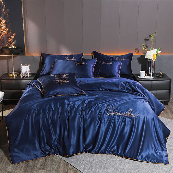 2021 new fashion bedding sets silk designer duvet cover bed sheet king size quilt cover pillowcases
2021 new fashion bedding sets silk designer duvet cover bed sheet king size quilt cover pillowcases