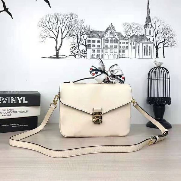 2021 sold fashion genuine leather women shoulder bag fashion bags change women wallets for women waist bag classic letter chain bag
2021 sold fashion genuine leather women shoulder bag fashion bags change women wallets for women waist bag classic letter chain bag