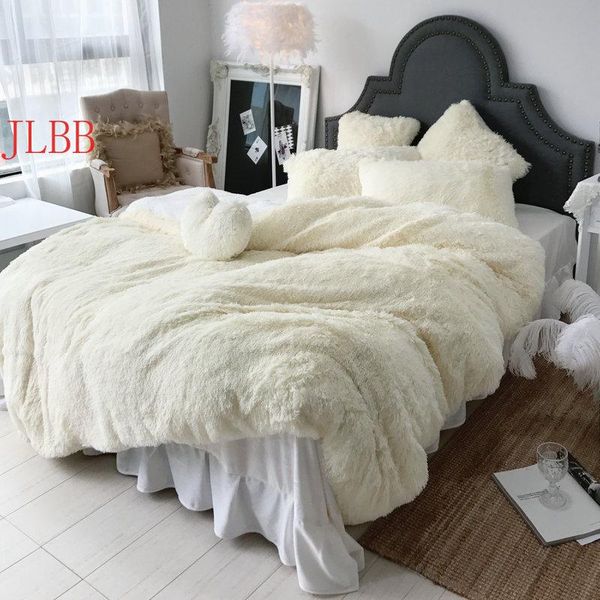 white new long hair fleece bedding set 4pcs/set (duvet cover+flat sheet+2 pillowcase) flannel velvet winter warm bed linen set
white new long hair fleece bedding set 4pcs/set (duvet cover+flat sheet+2 pillowcase) flannel velvet winter warm bed linen set