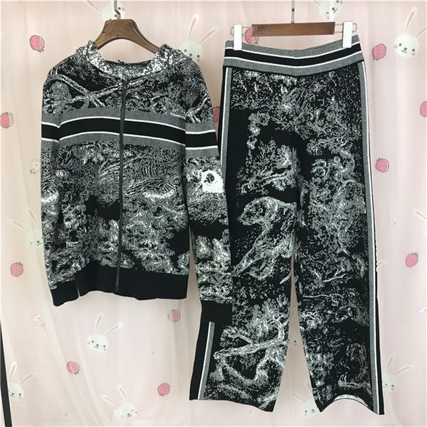 autumn fashion suit loose and thin animal abstract pattern high waist wide leg straight pants women, White
autumn fashion suit loose and thin animal abstract pattern high waist wide leg straight pants women, White