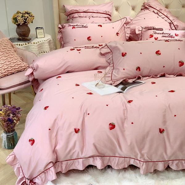 4pcs bedding set pink color strawberry embroidery princess bed purecotton quilt cover lovely girls favorite pillow1
4pcs bedding set pink color strawberry embroidery princess bed purecotton quilt cover lovely girls favorite pillow1