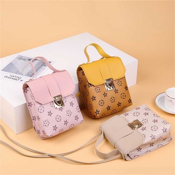 2022 retro pu leather clip purses phone handbag designers baby girls one-shoulder cross body pack portable messenger hand bags mini cosmetic, Black
2022 retro pu leather clip purses phone handbag designers baby girls one-shoulder cross body pack portable messenger hand bags mini cosmetic, Black
