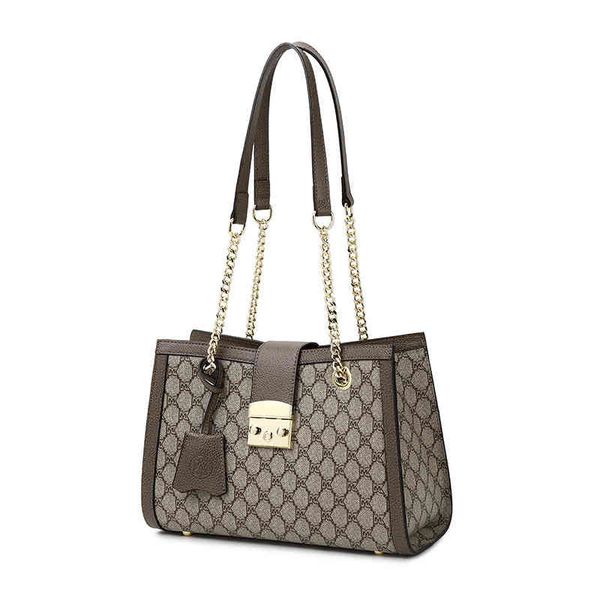 purse women's portable shoulder new signature autumn and winter high-capacity tote bag versatile messenger bag women
purse women's portable shoulder new signature autumn and winter high-capacity tote bag versatile messenger bag women