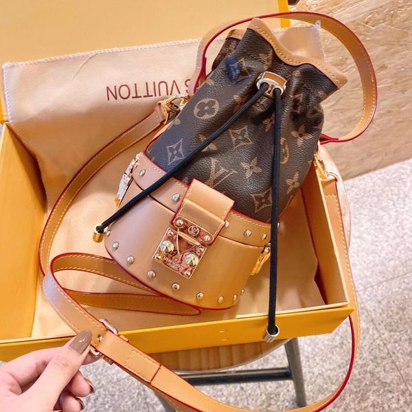 famous brand women designer shoulder bag leather chain bag cross body pure color womens handbag crossbody bag purse g815, Black
famous brand women designer shoulder bag leather chain bag cross body pure color womens handbag crossbody bag purse g815, Black