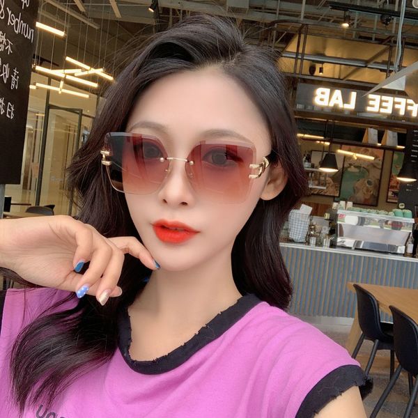 2020 new sunglasses women's fashion trend sunglasses rimless cut sunglasses 1264, White;black
2020 new sunglasses women's fashion trend sunglasses rimless cut sunglasses 1264, White;black