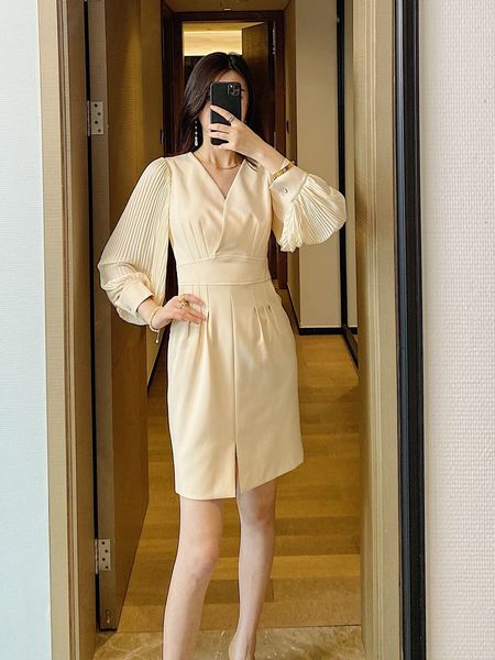 2020 dress skirt split skirtautumn new v-neck slim high waist split skirt elegant lightpleated lantern sleeve dress mrson, Black;gray
2020 dress skirt split skirtautumn new v-neck slim high waist split skirt elegant lightpleated lantern sleeve dress mrson, Black;gray